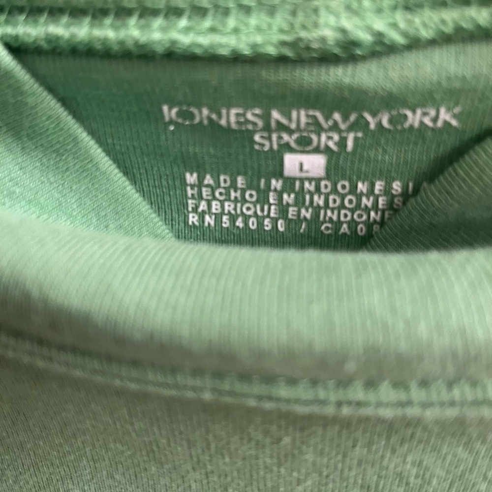 JONES NEW YORK ~SPORT~GREEN BLOUSE~LG - Picture 2 of 8
